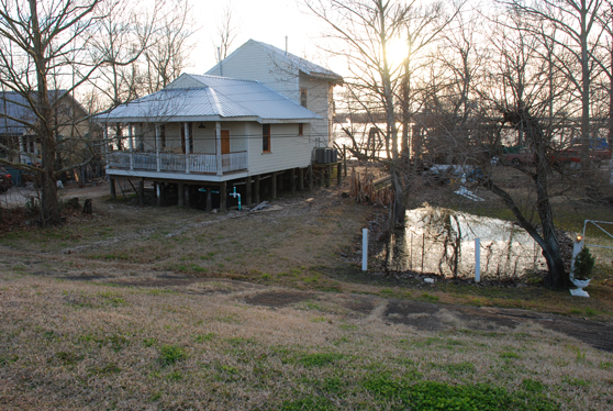 Living within the Mississippi River batture, Jefferson Parish.